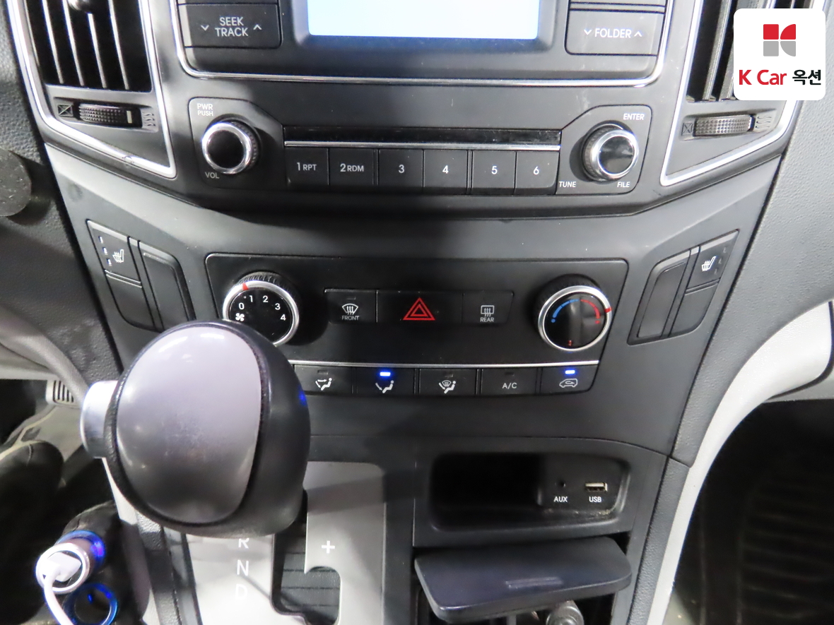 Hyundai Grand Starex 2017 - Image 16