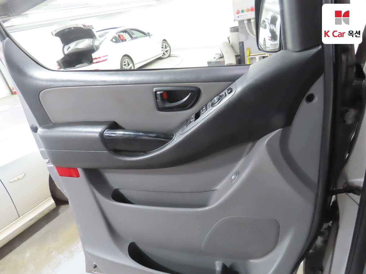 Hyundai Grand Starex 2017 - Image 8