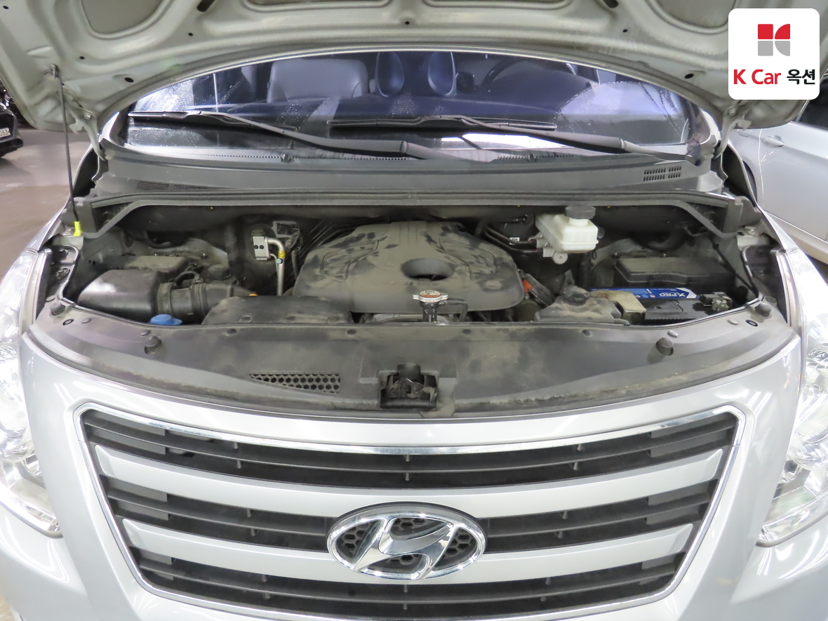 Hyundai Grand Starex 2017 - Image 32