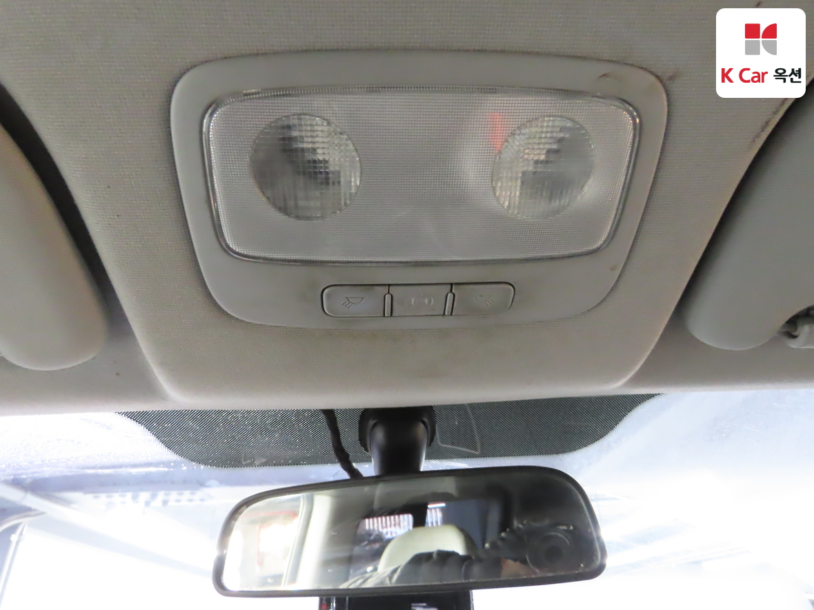 Hyundai Grand Starex 2017 - Image 12