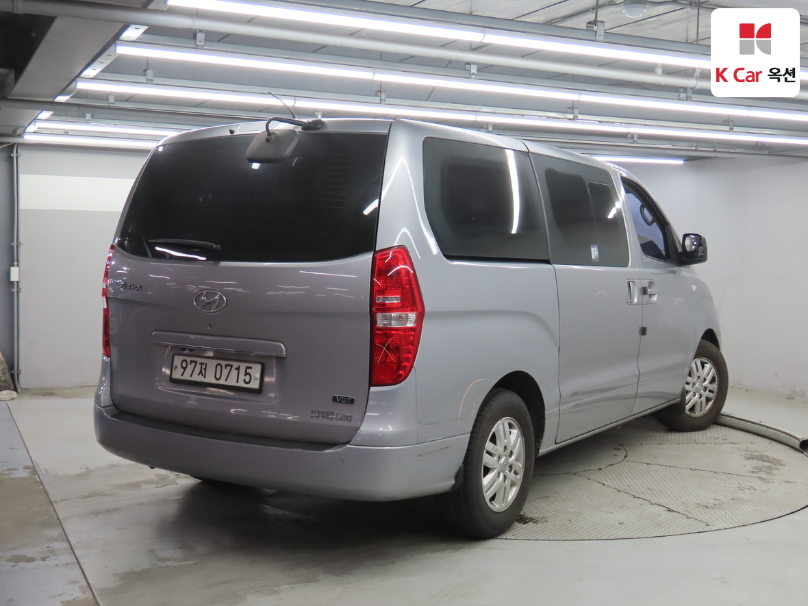 Hyundai Grand Starex 2017 - Image 2