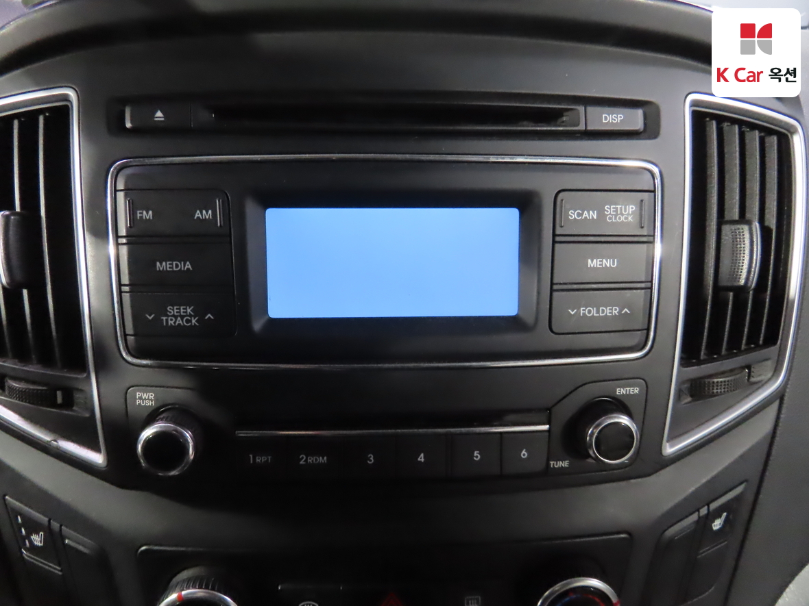 Hyundai Grand Starex 2017 - Image 15