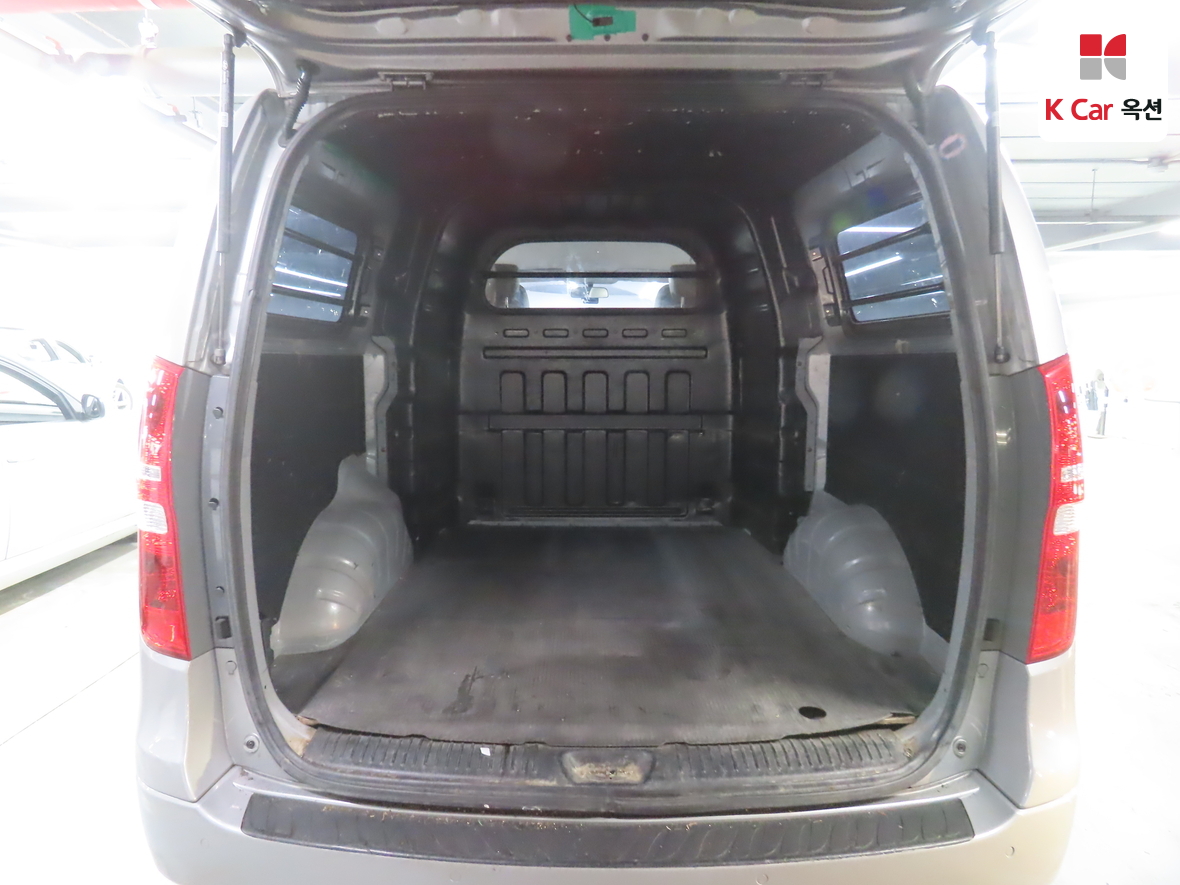 Hyundai Grand Starex 2017 - Image 25