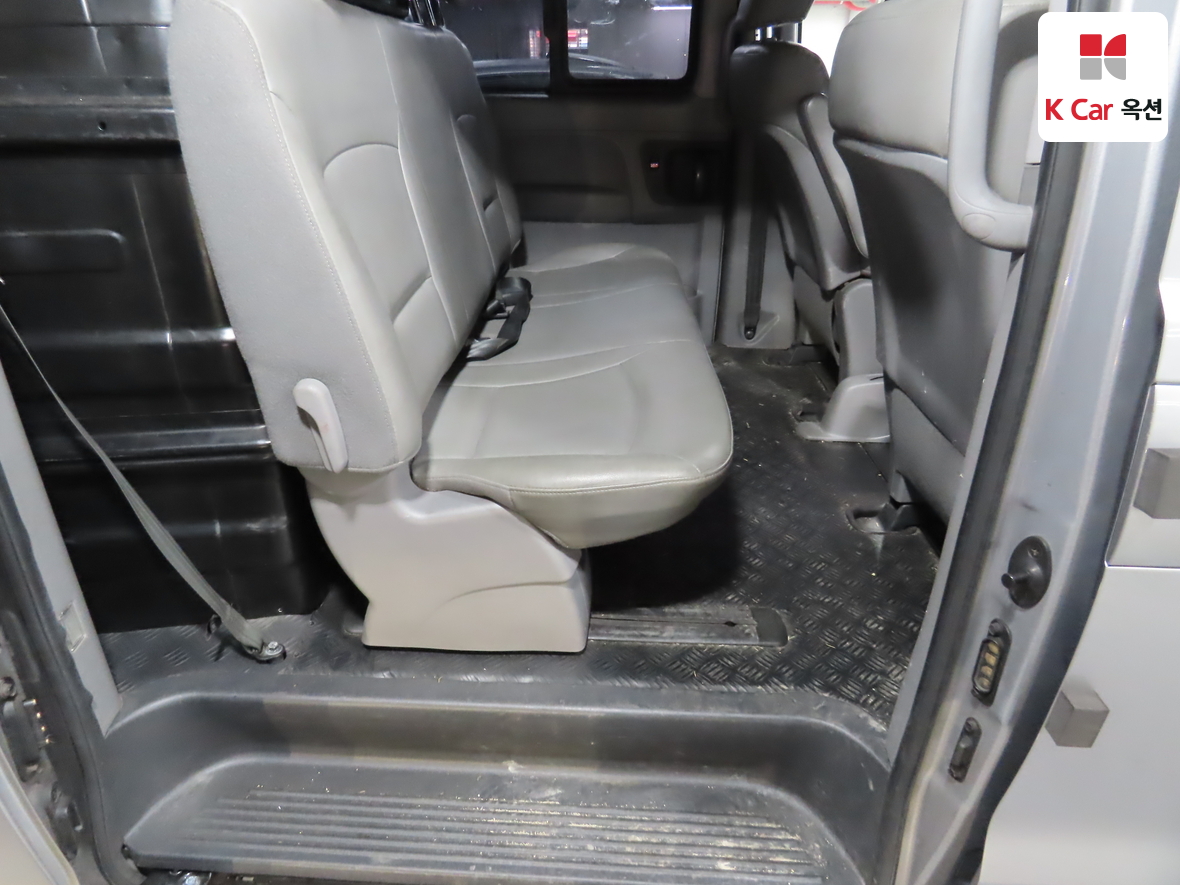 Hyundai Grand Starex 2017 - Image 26