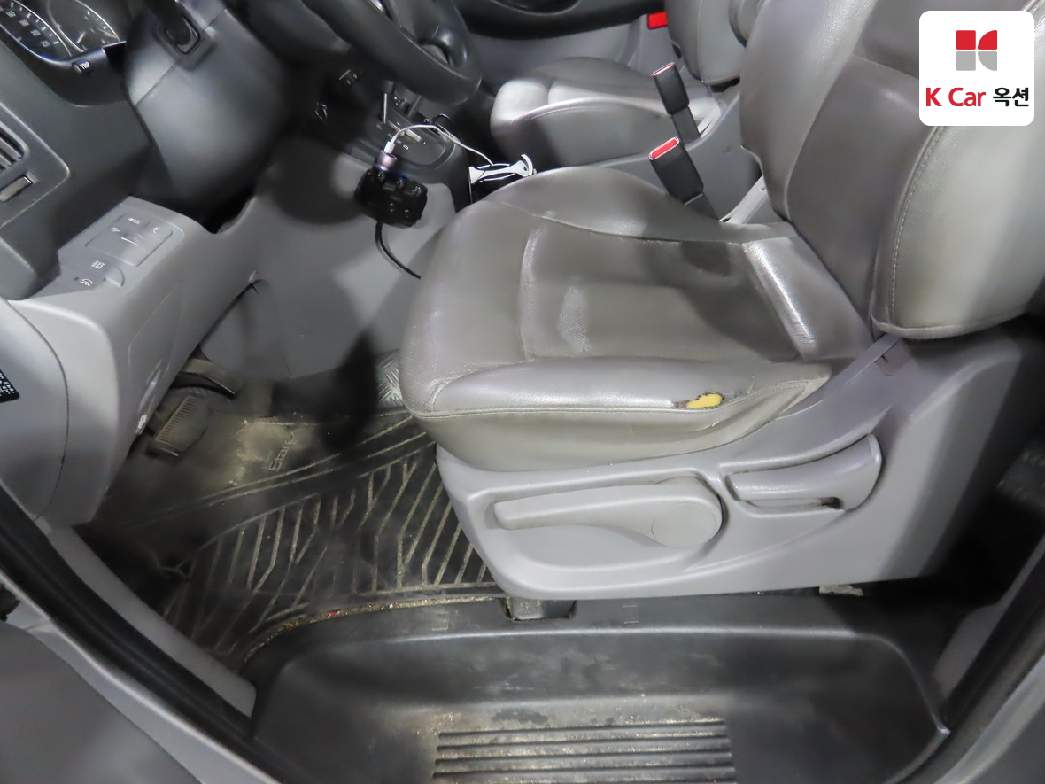 Hyundai Grand Starex 2017 - Image 18