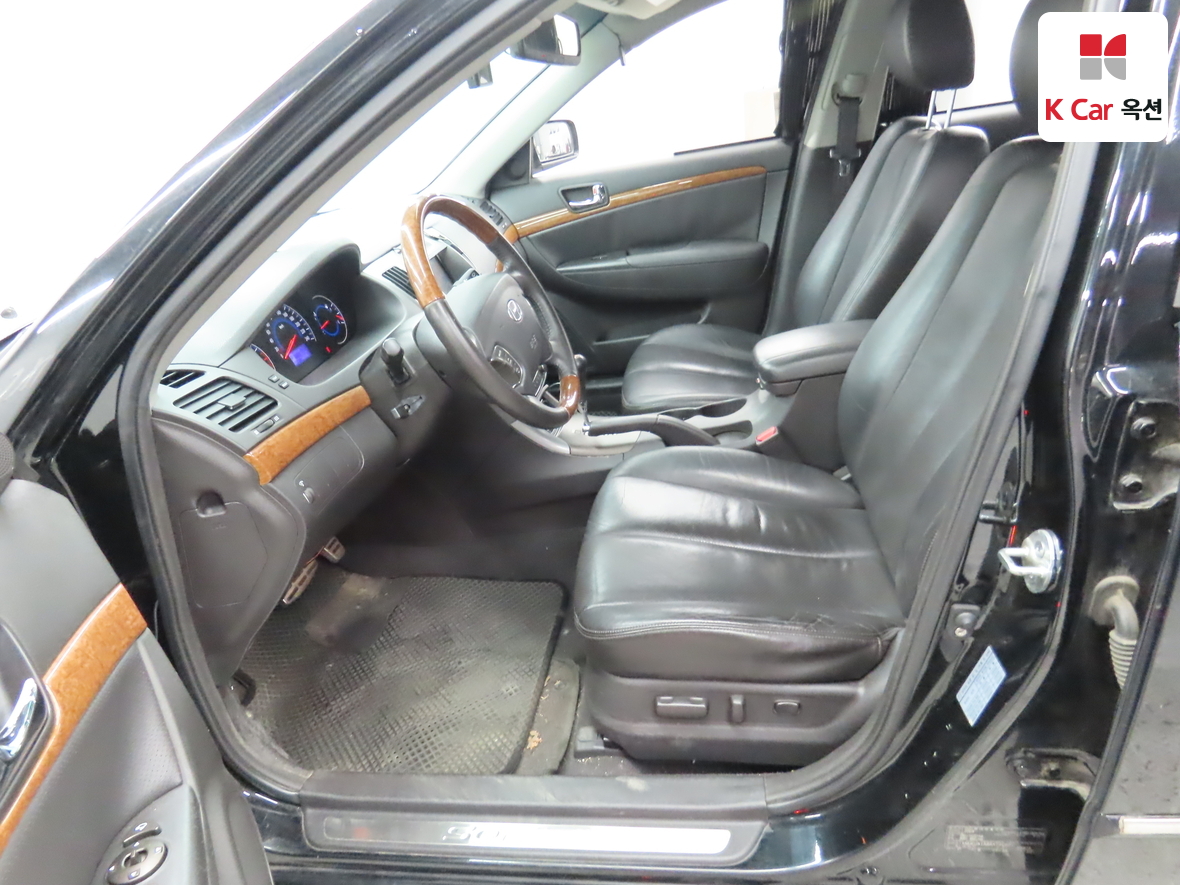 هيونداي سوناتا 2010 - صورة 18