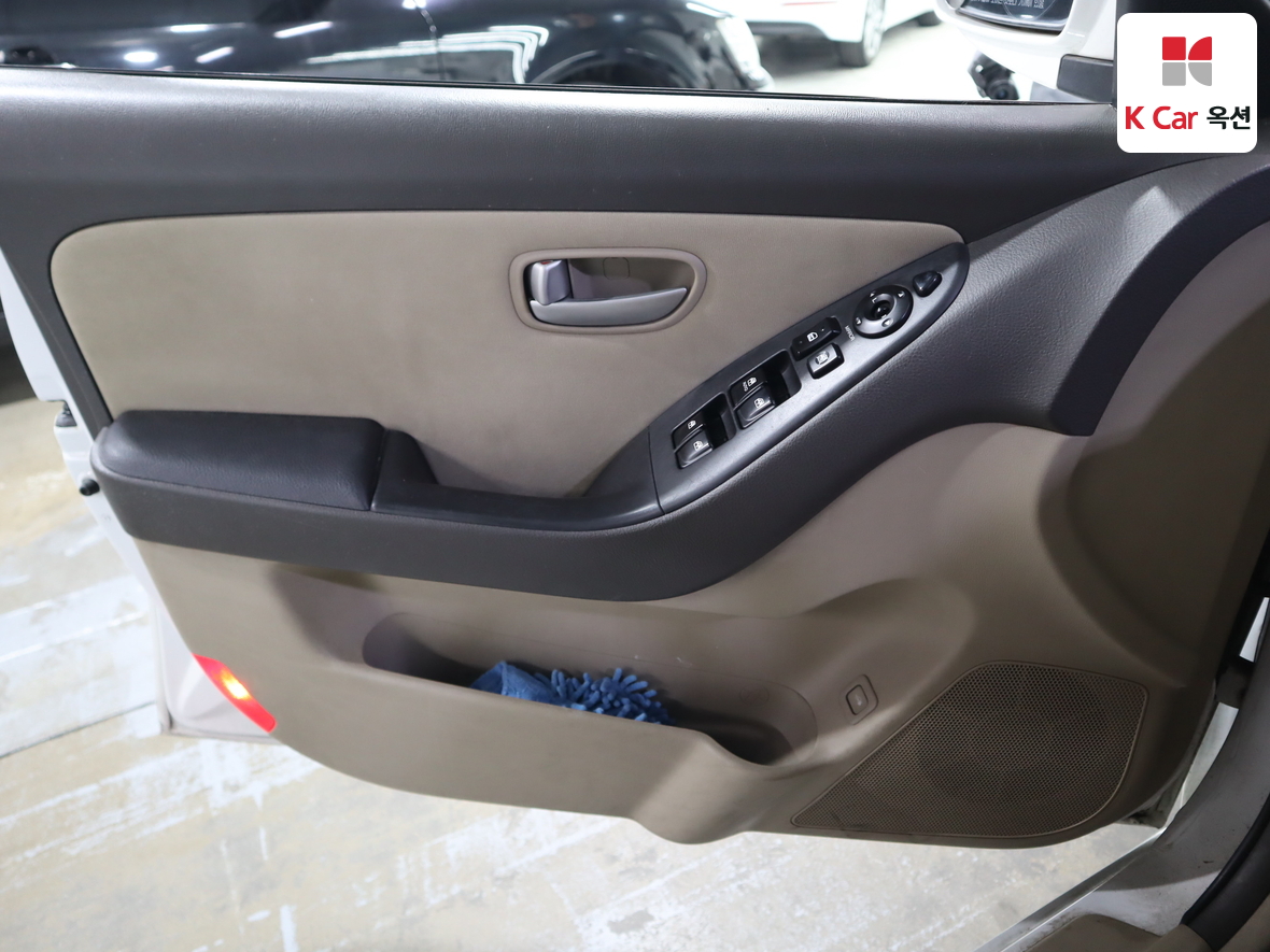 Hyundai Elantra 2007 - Image 8