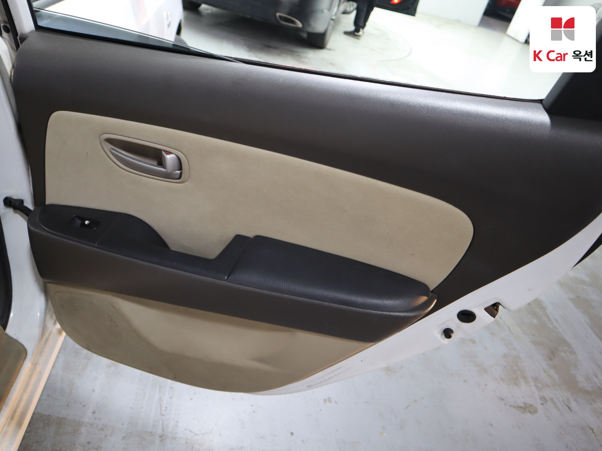 Hyundai Elantra 2007 - Image 26