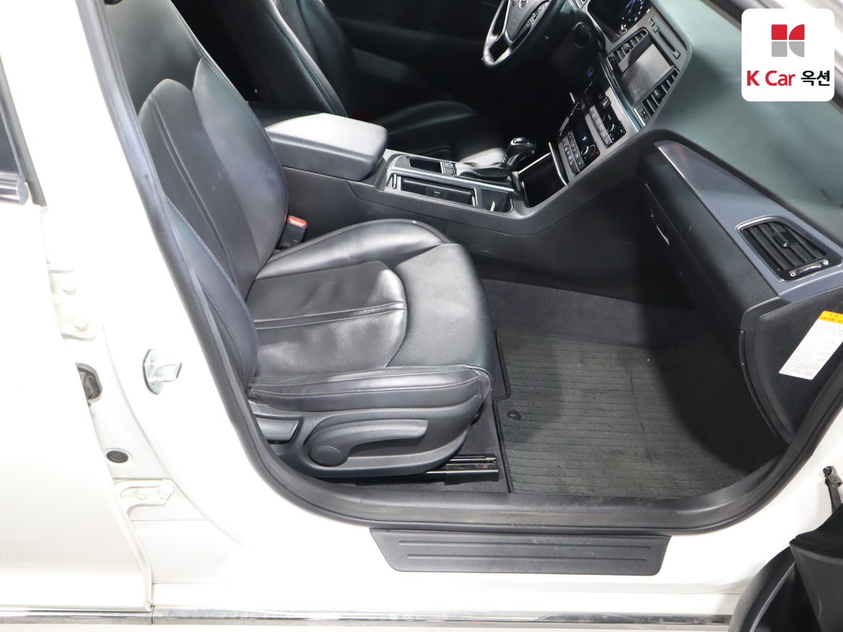 Hyundai Sonata 2015 - Image 28