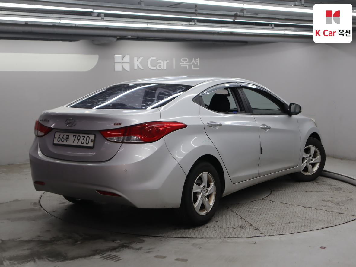 Hyundai Elantra 2014 - Image 2