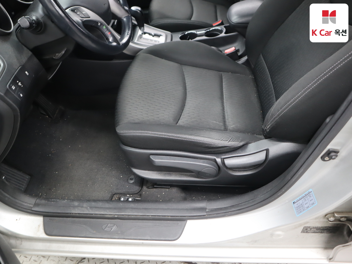 Hyundai Elantra 2014 - Image 17