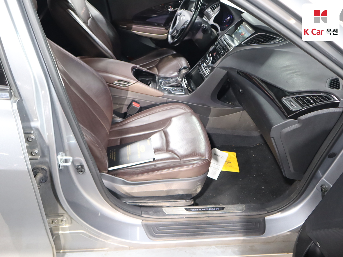 Hyundai AZERA 2016 - Image 30