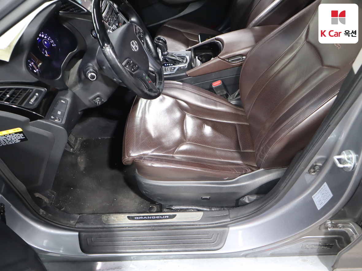 Hyundai AZERA 2016 - Image 18