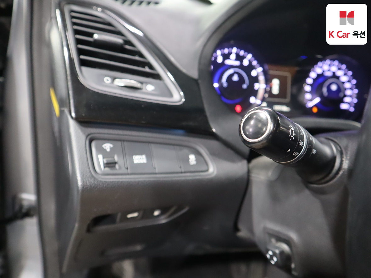 Hyundai AZERA 2016 - Image 9