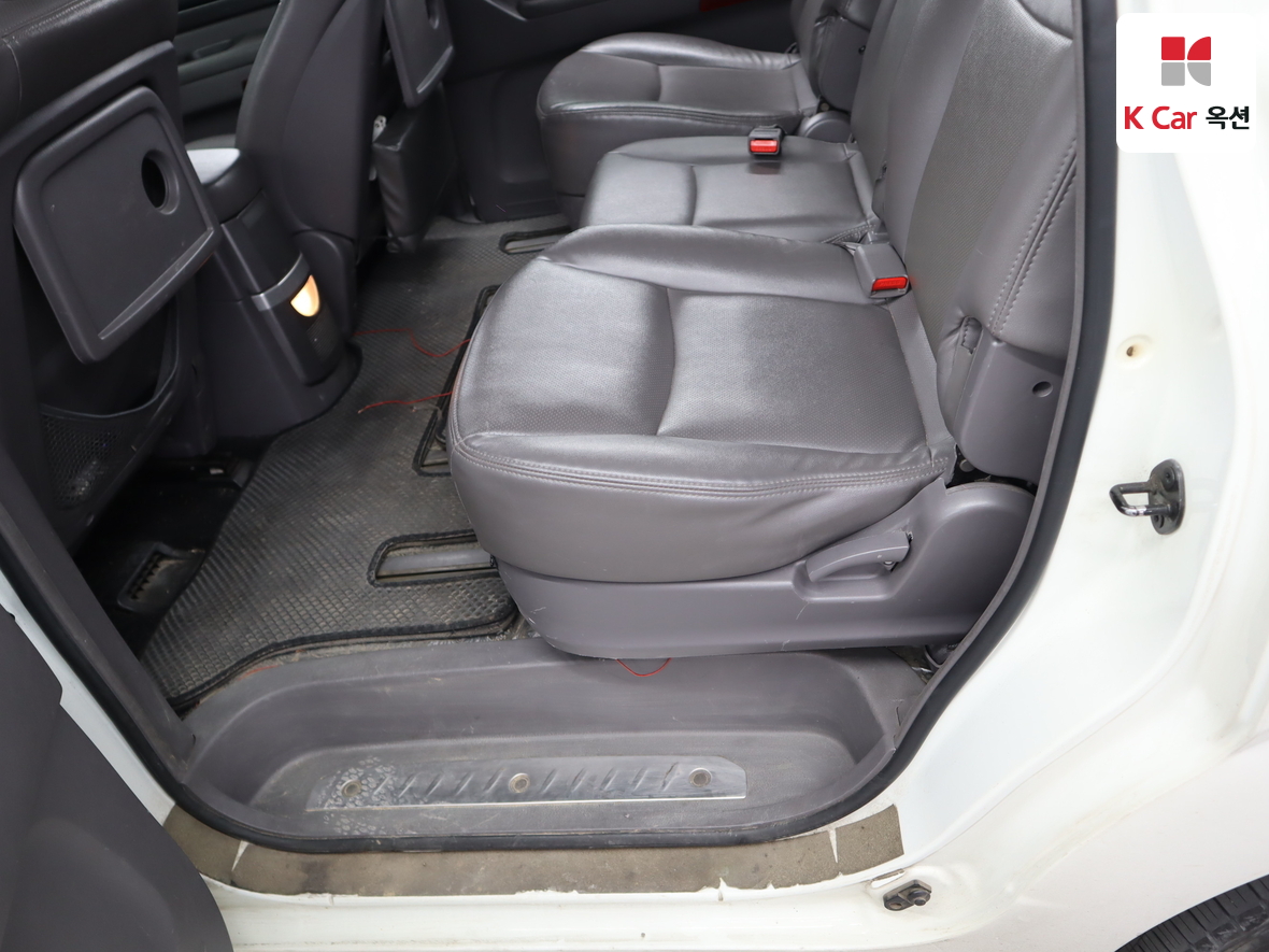 KG Mobility Korando Turismo 2014 - Image 23