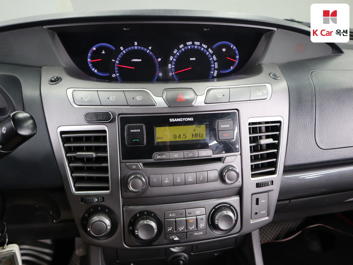 KG Mobility Korando Turismo 2014 - Image 6