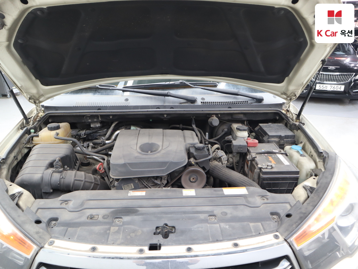 KG Mobility Korando Turismo 2014 - Image 35