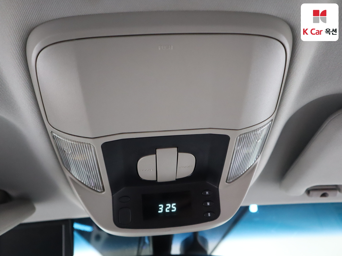 KG Mobility Korando Turismo 2014 - Image 12