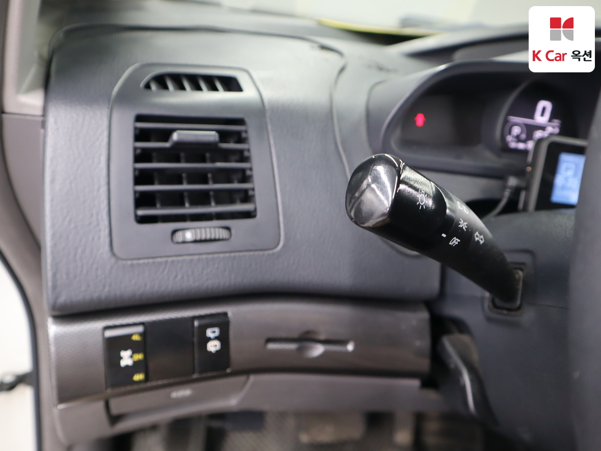 KG Mobility Korando Turismo 2014 - Image 9