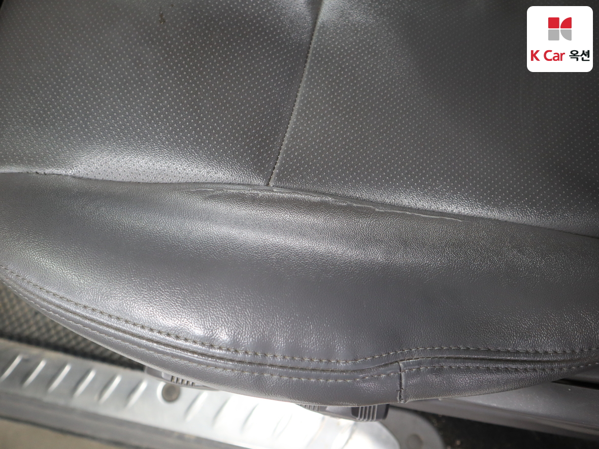 KG Mobility Korando Turismo 2014 - Image 19