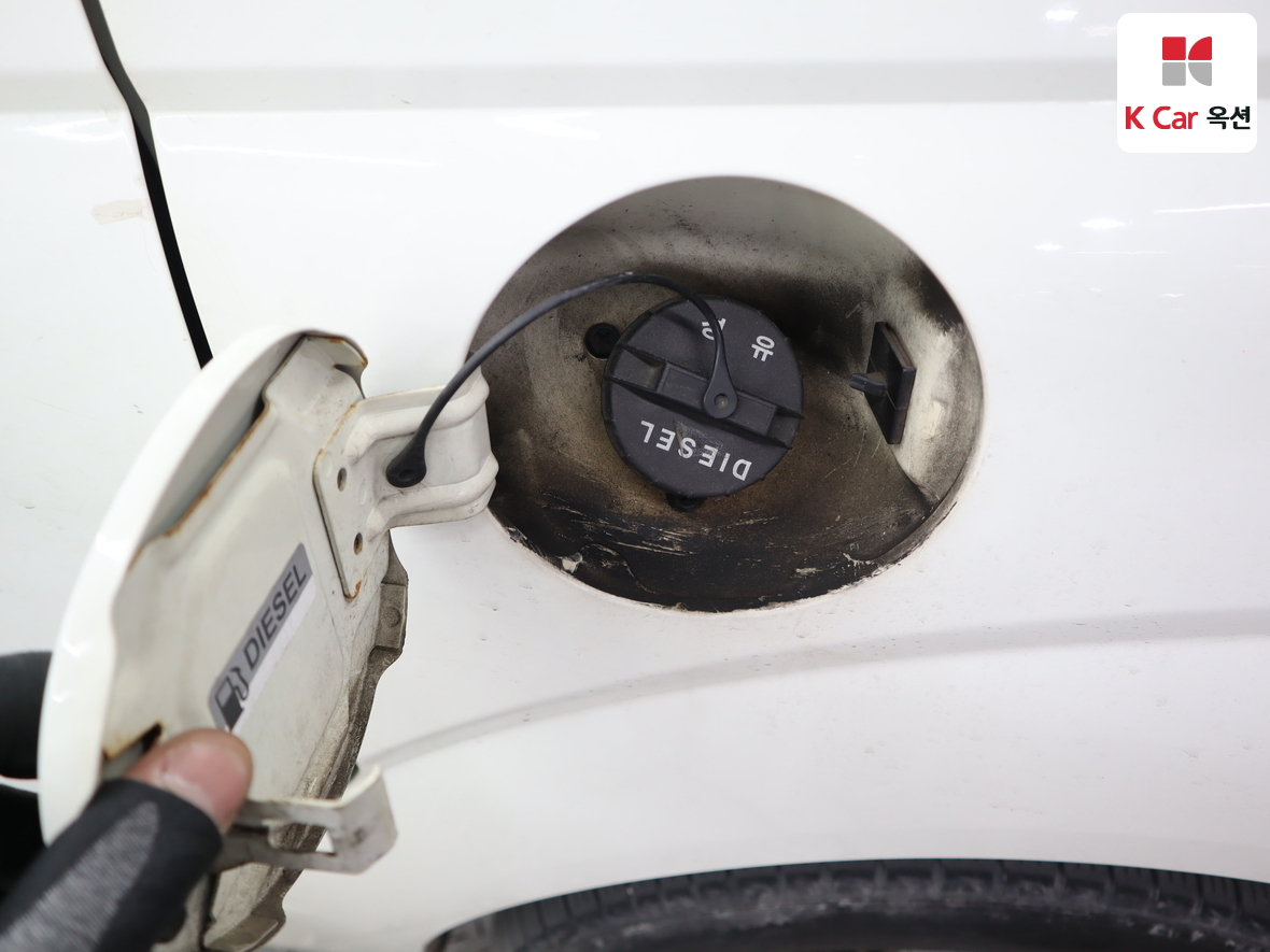 KG Mobility Korando Turismo 2014 - Image 24