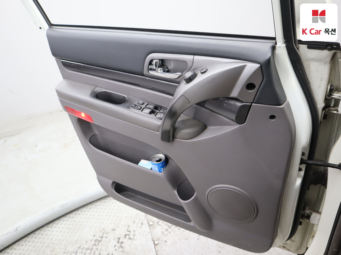 KG Mobility Korando Turismo 2014 - Image 8