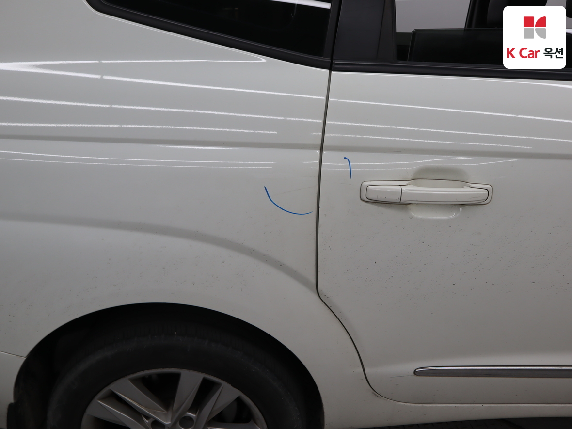 KG Mobility Korando Turismo 2014 - Image 41