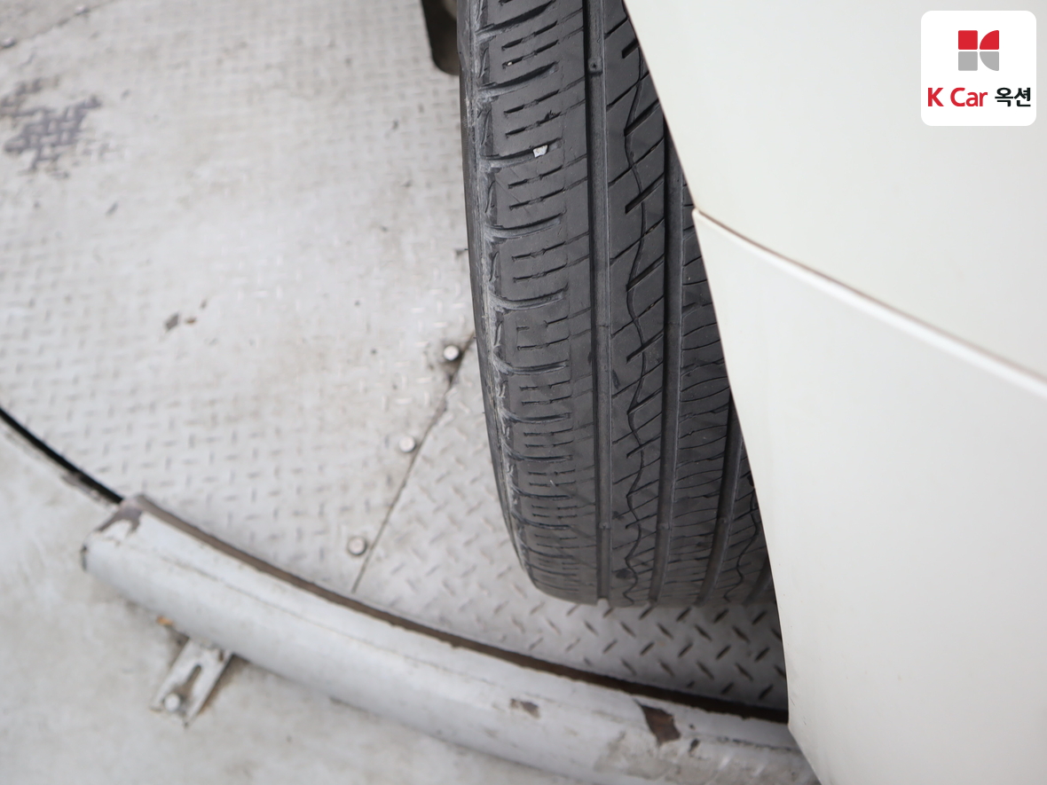 KG Mobility Korando Turismo 2014 - Image 34