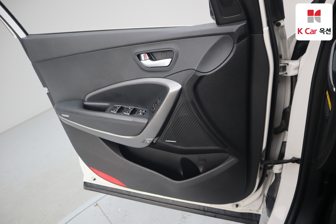 Hyundai Santa Fe 2013 - Image 8