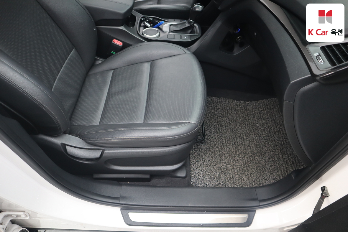 Hyundai Santa Fe 2013 - Image 31