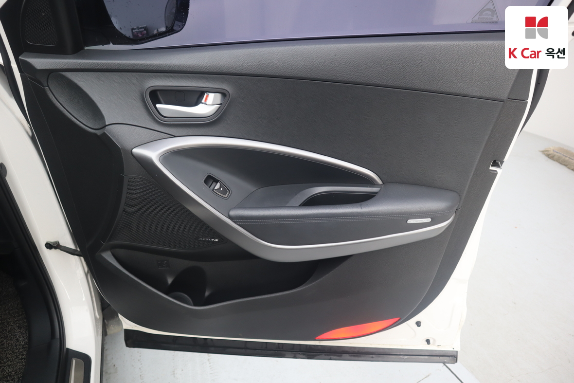 Hyundai Santa Fe 2013 - Image 30