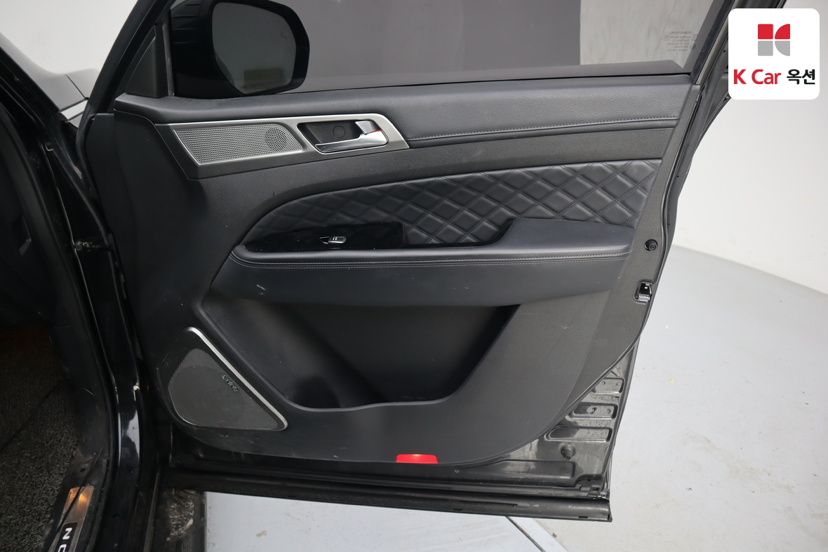 KG Mobility Rexton 2019 - Image 32