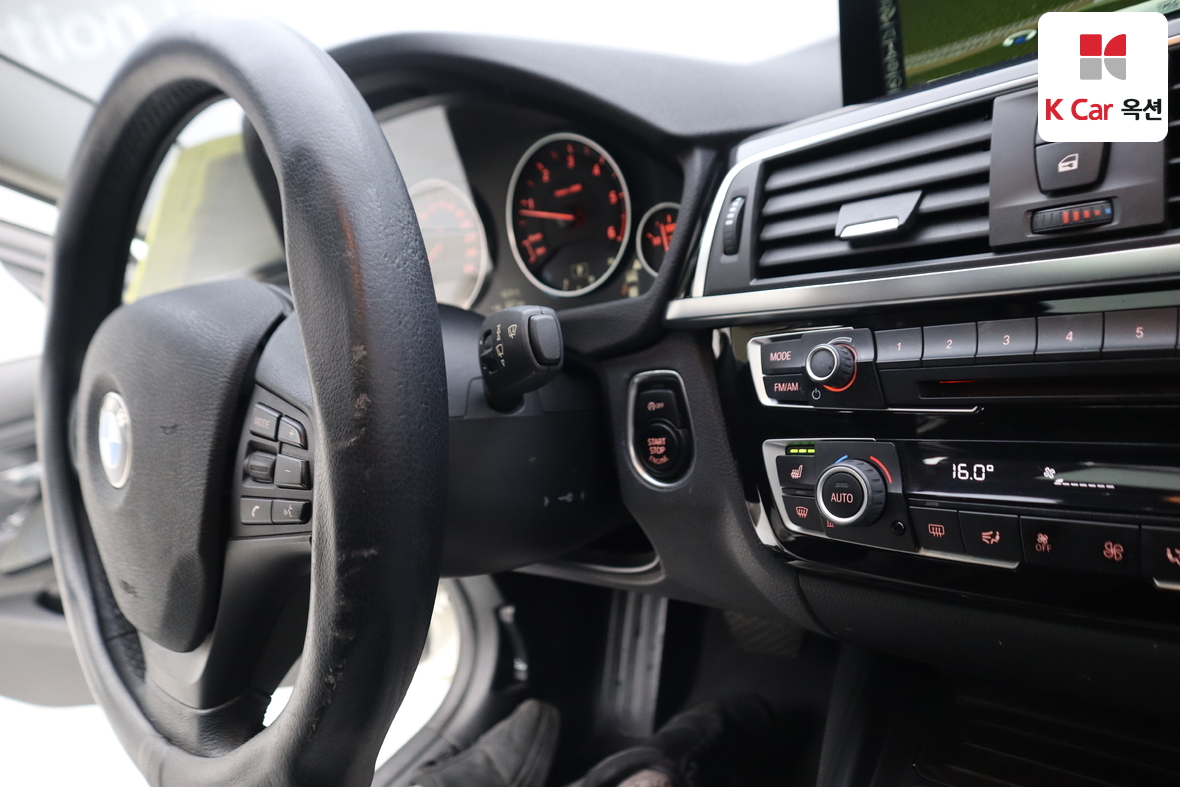 BMW 3 Series 2016 - Image 11