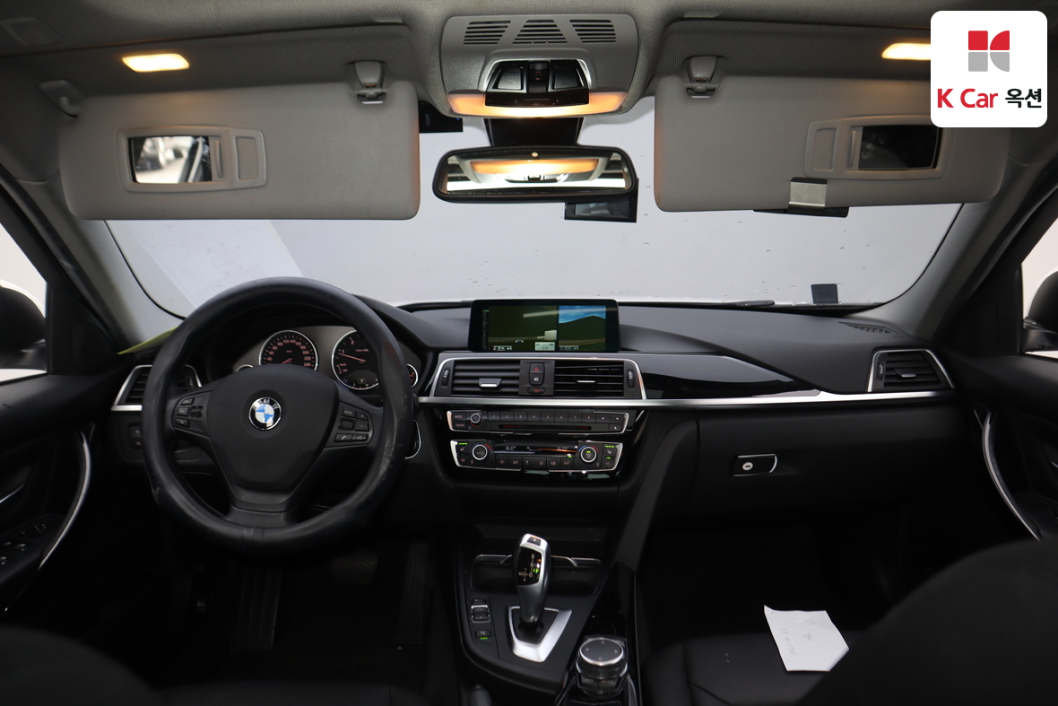 BMW 3 Series 2016 - Image 3