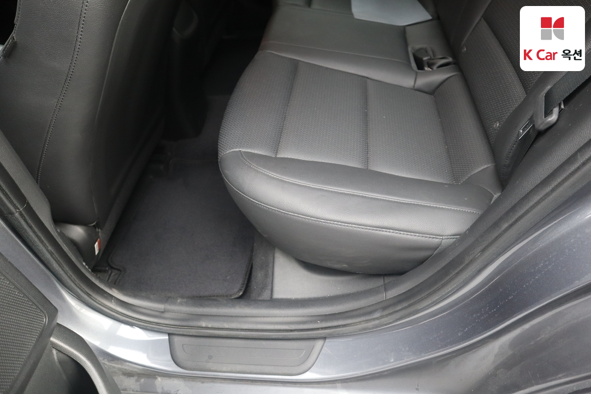 هيونداي إلانترا 2018 - صورة 21