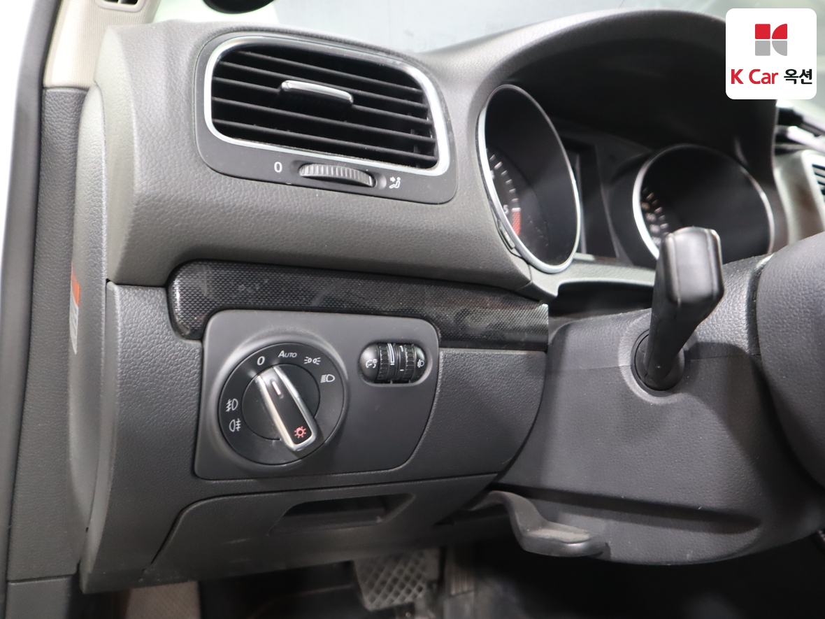 Volkswagen Golf 2010 - Image 9