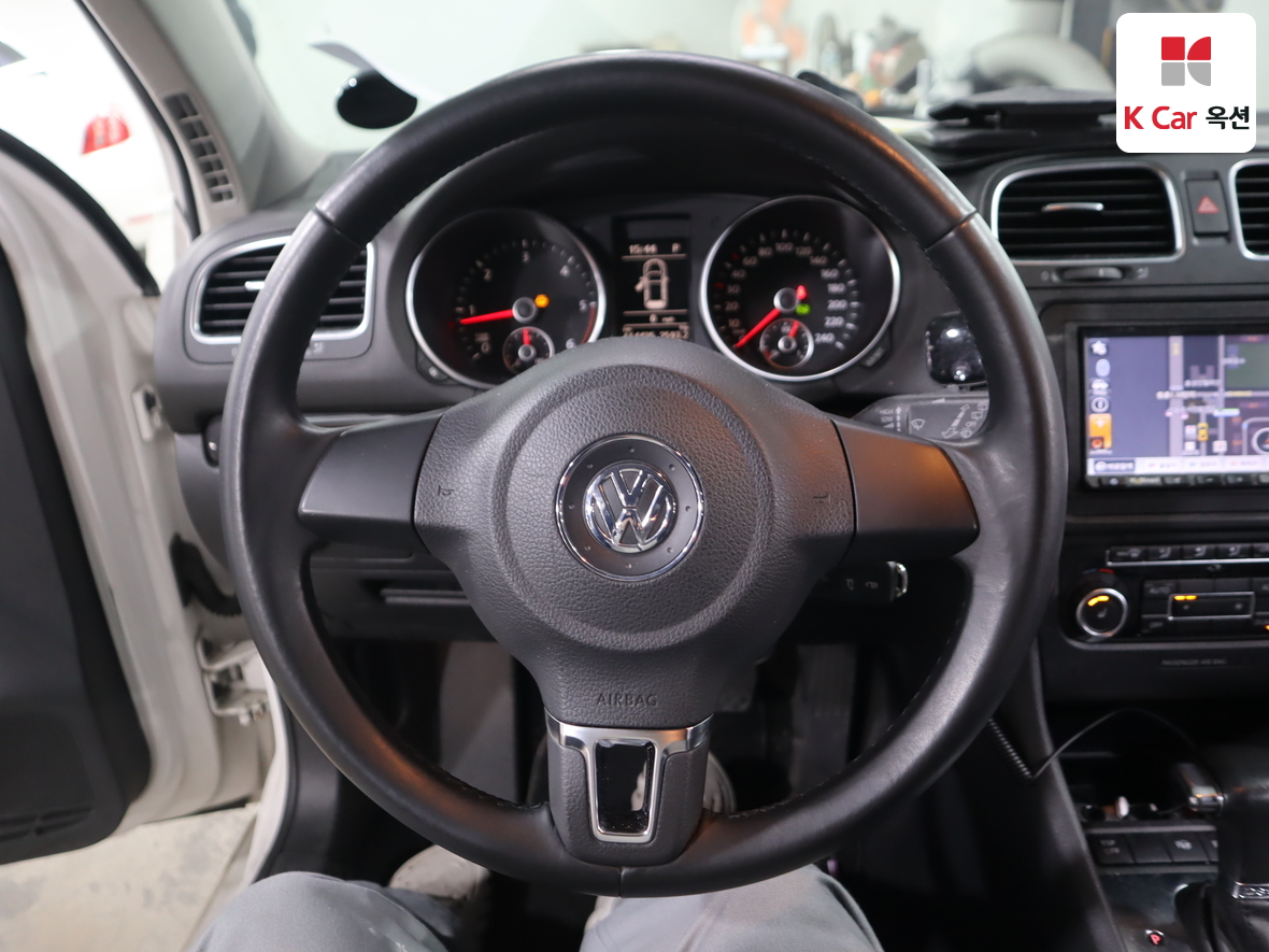 Volkswagen Golf 2010 - Image 10
