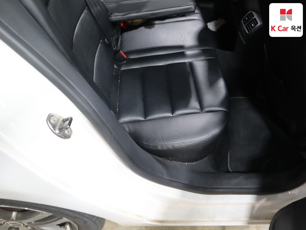 Volkswagen Golf 2010 - Image 31