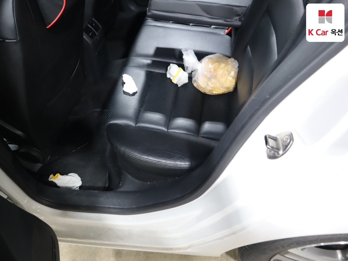 Volkswagen Golf 2010 - Image 26