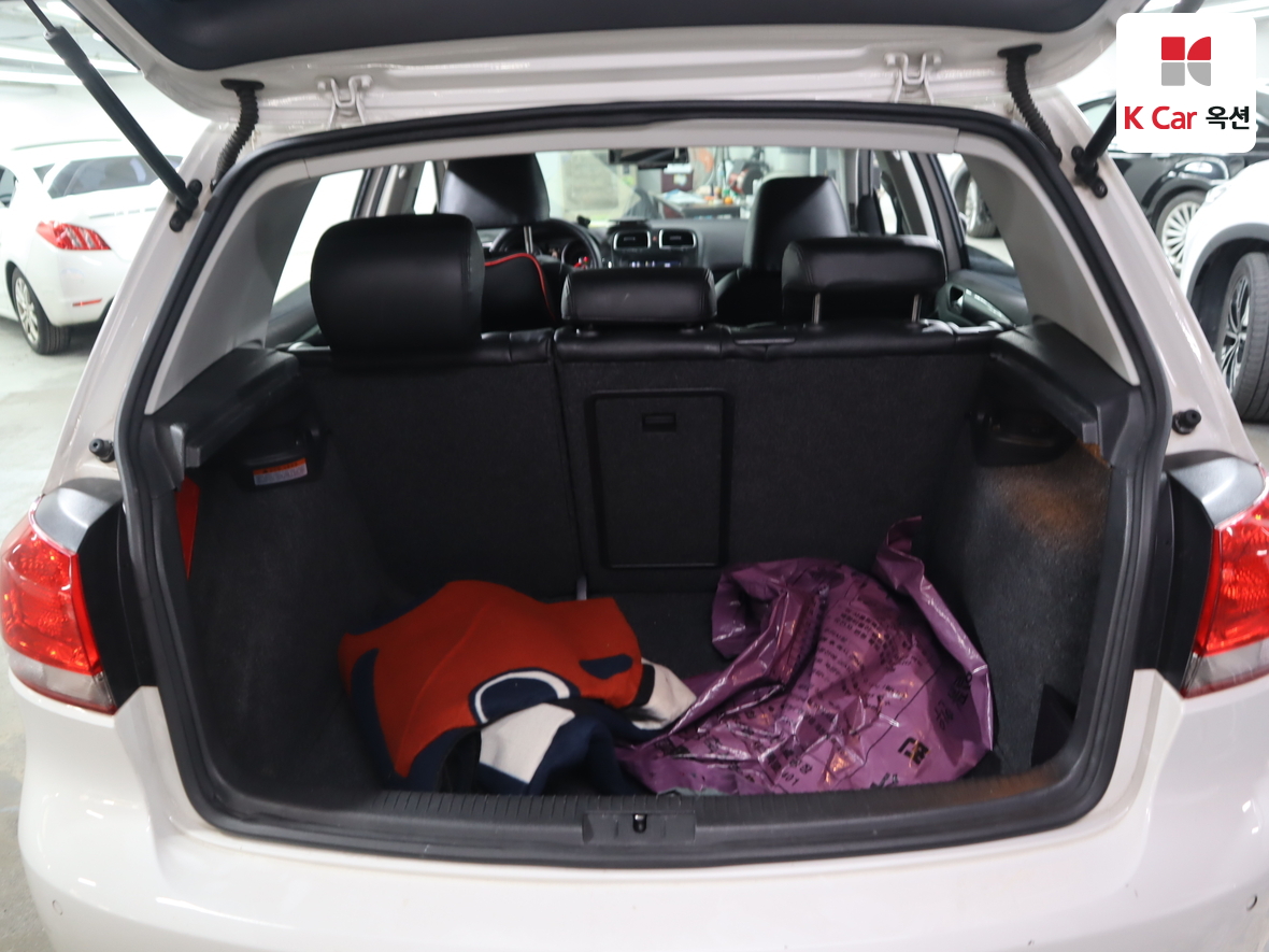 Volkswagen Golf 2010 - Image 27