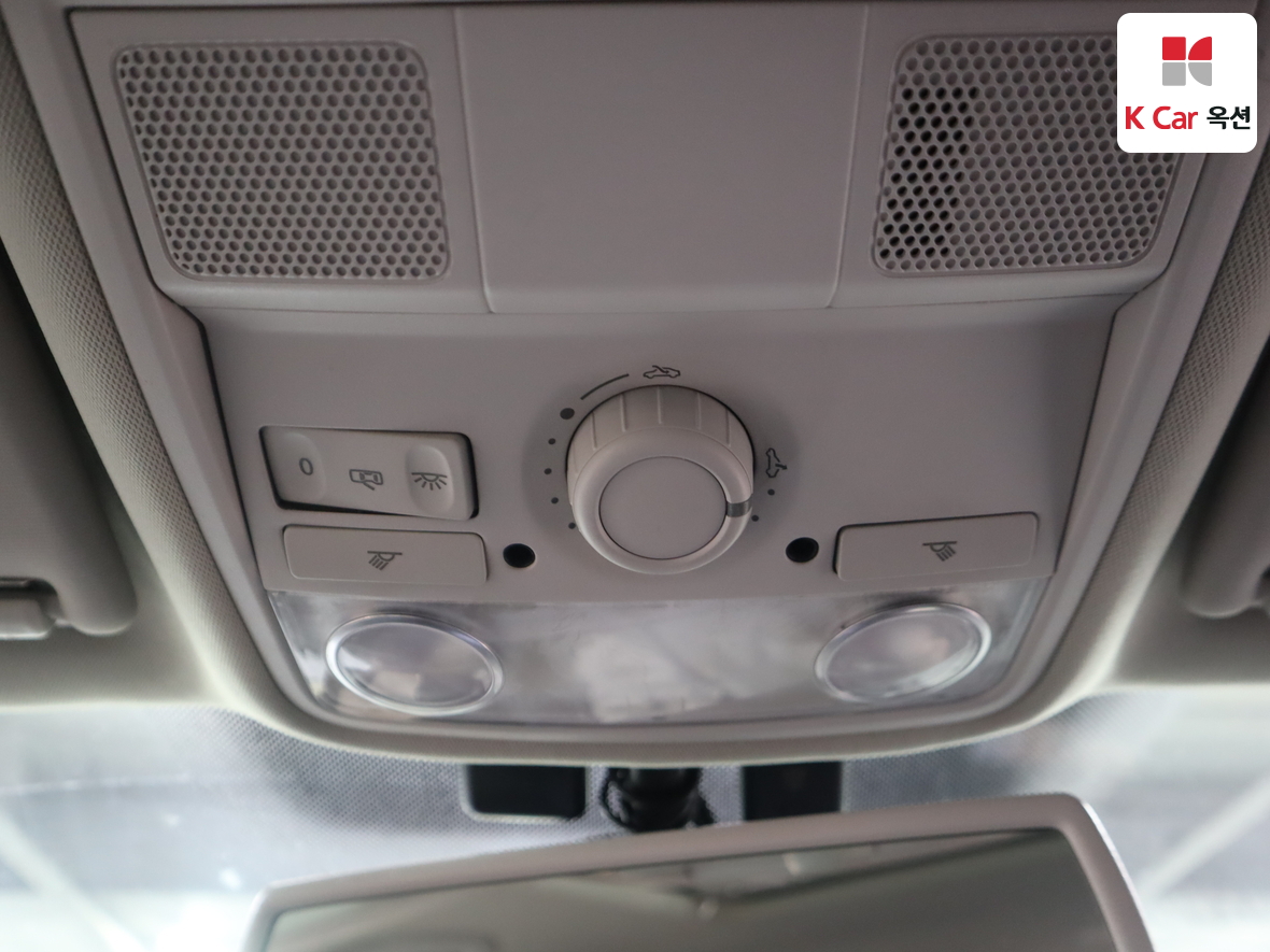 Volkswagen Golf 2010 - Image 12