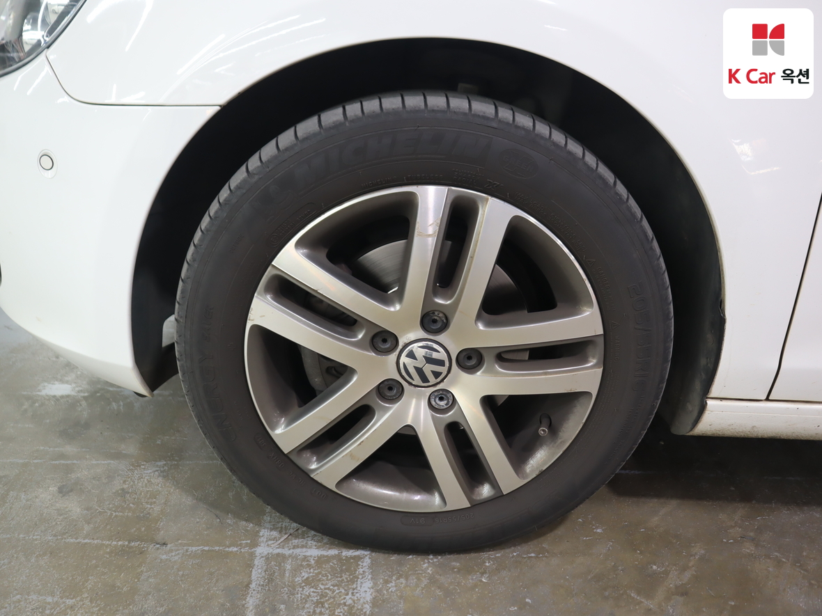 Volkswagen Golf 2010 - Image 50