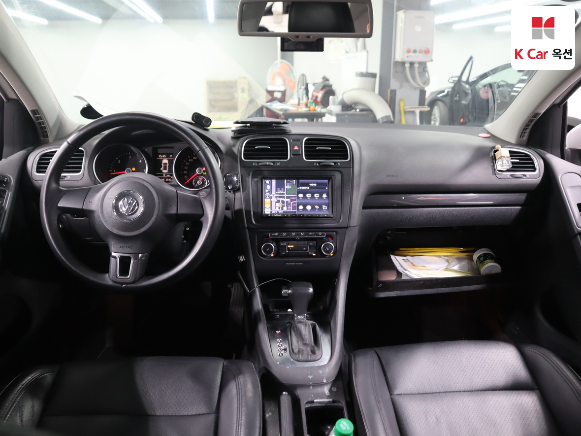 Volkswagen Golf 2010 - Image 3