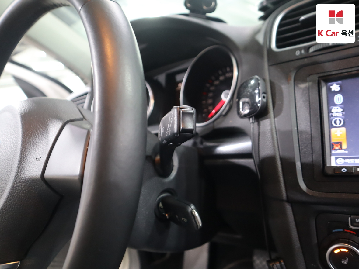 Volkswagen Golf 2010 - Image 11