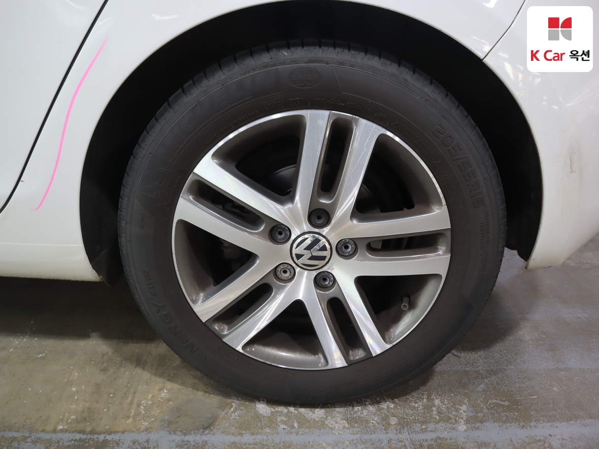 Volkswagen Golf 2010 - Image 51