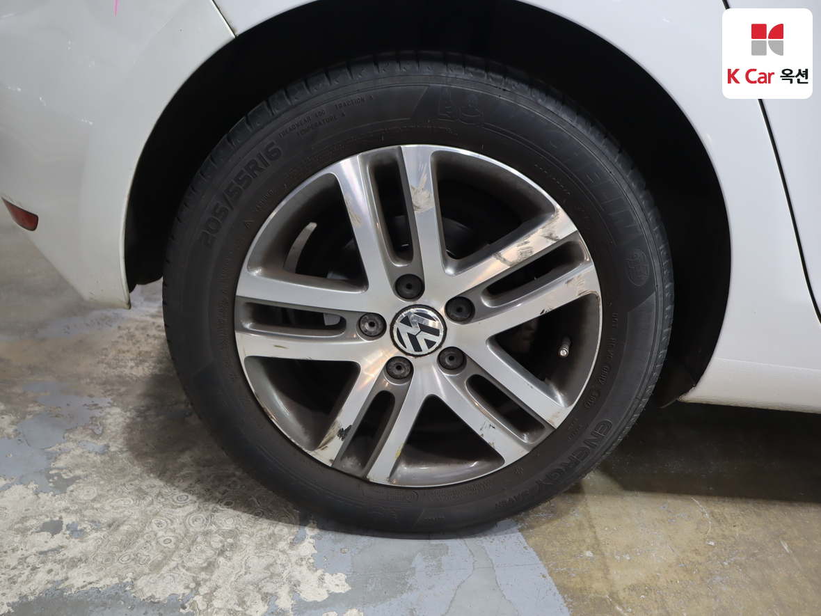 Volkswagen Golf 2010 - Image 52