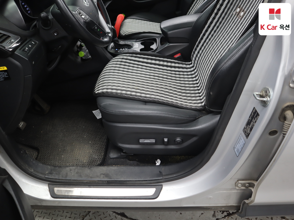 Hyundai Santa Fe 2013 - Image 19