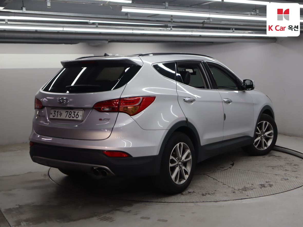 Hyundai Santa Fe 2013 - Image 2