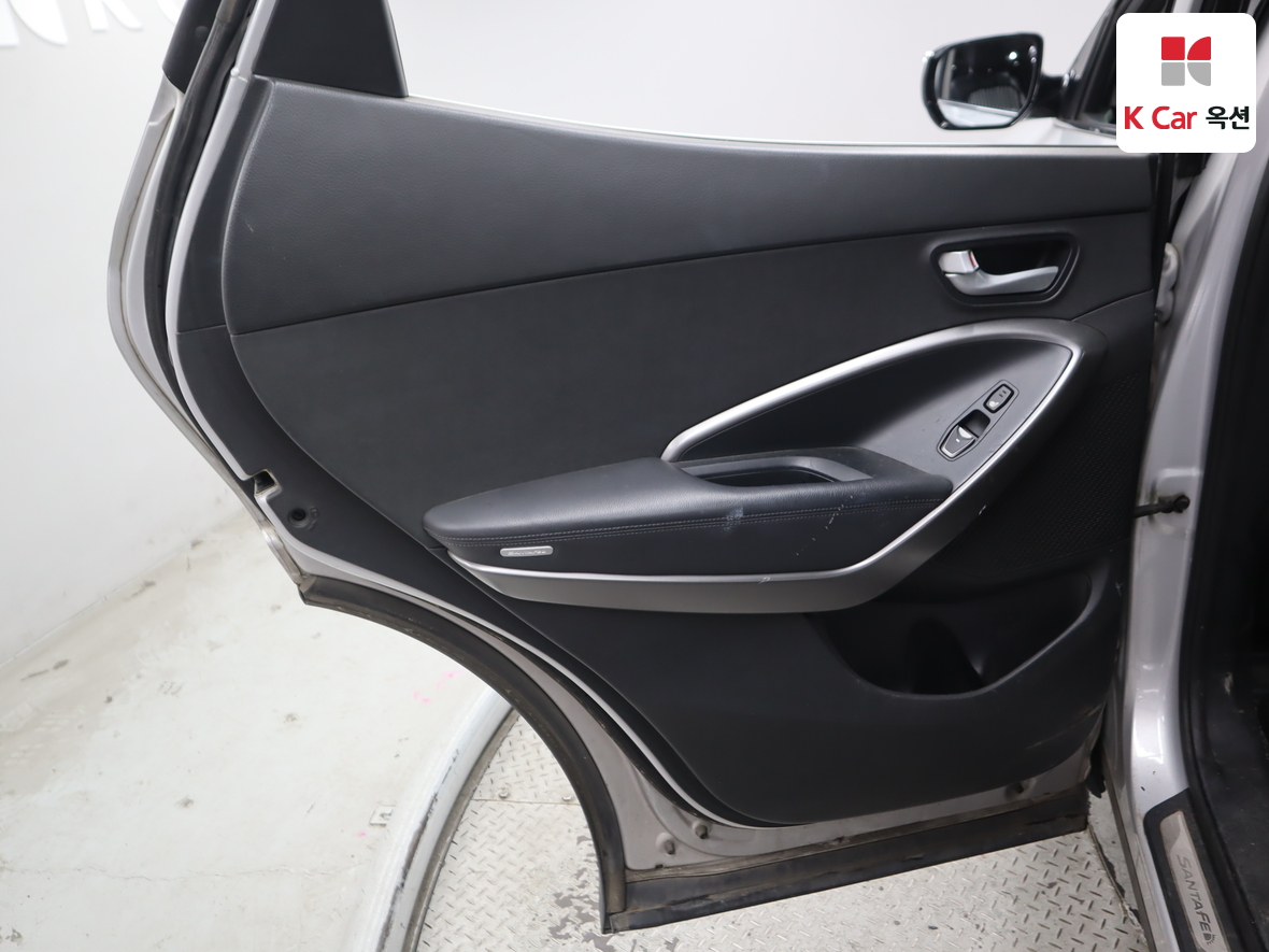 Hyundai Santa Fe 2013 - Image 25