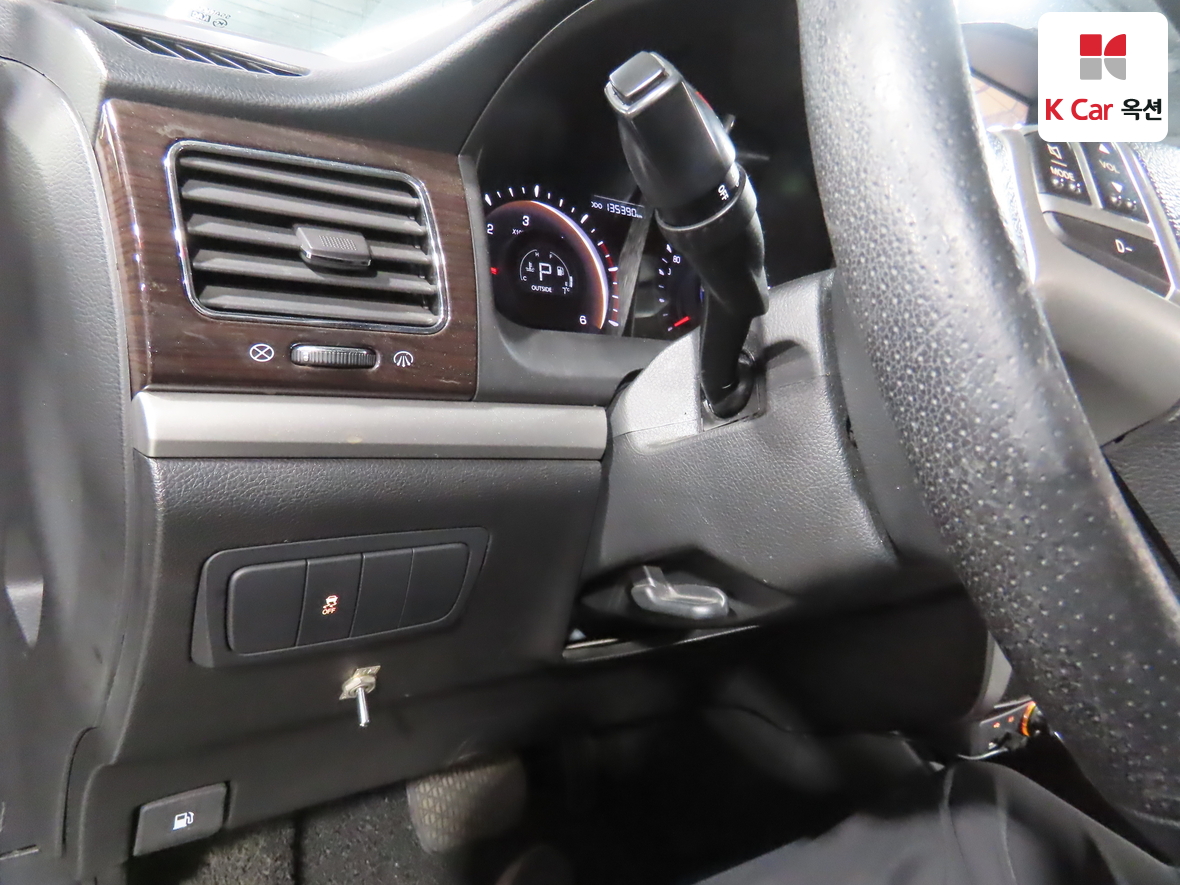 KG Mobility Korando C 2011 - Image 9